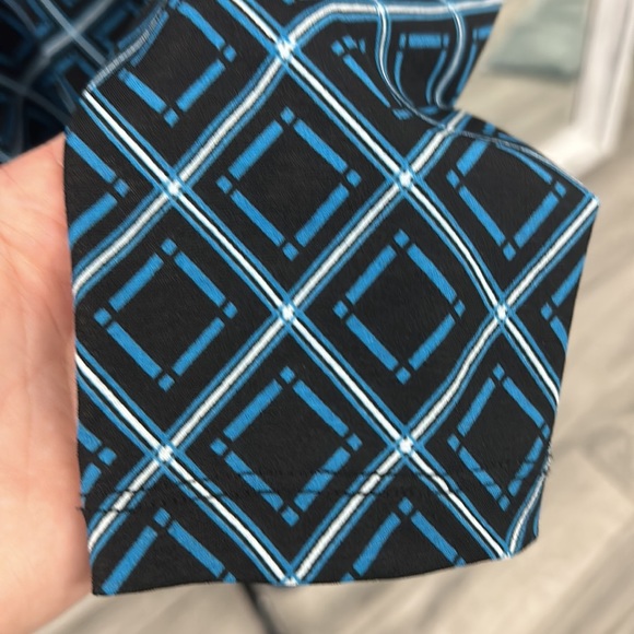 Beautiful blue black print loose fitting stretch dress from Target - Picture 4 of 11